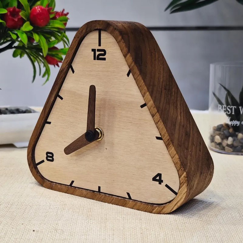 Kurumsal Hediye, Geometrik Saat Hediyesi, Üçgen masa Saati